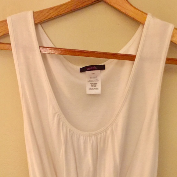 Simple Classic Knit Dress - Picture 3 of 4